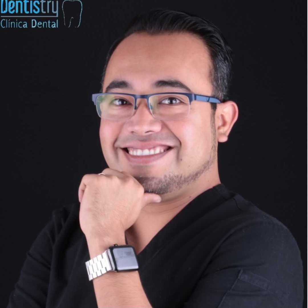 Dr. Israel Velázquez, especialista en ortodoncia en Zanäli, Tlalpan